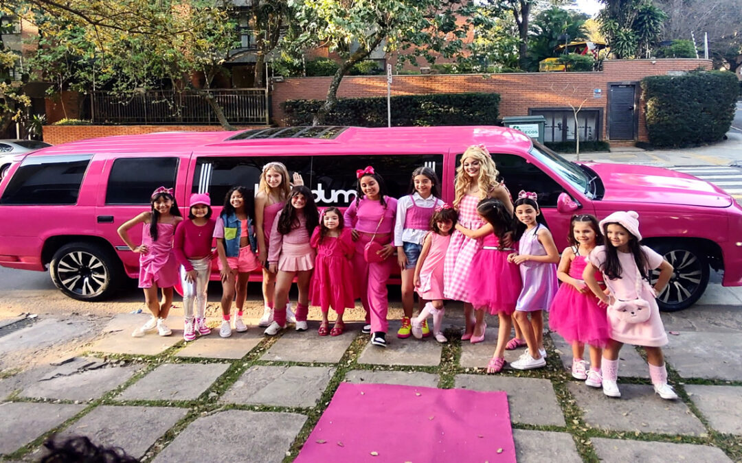 Surpreenda seus convidados com uma festa infantil inesquecível em uma limousine